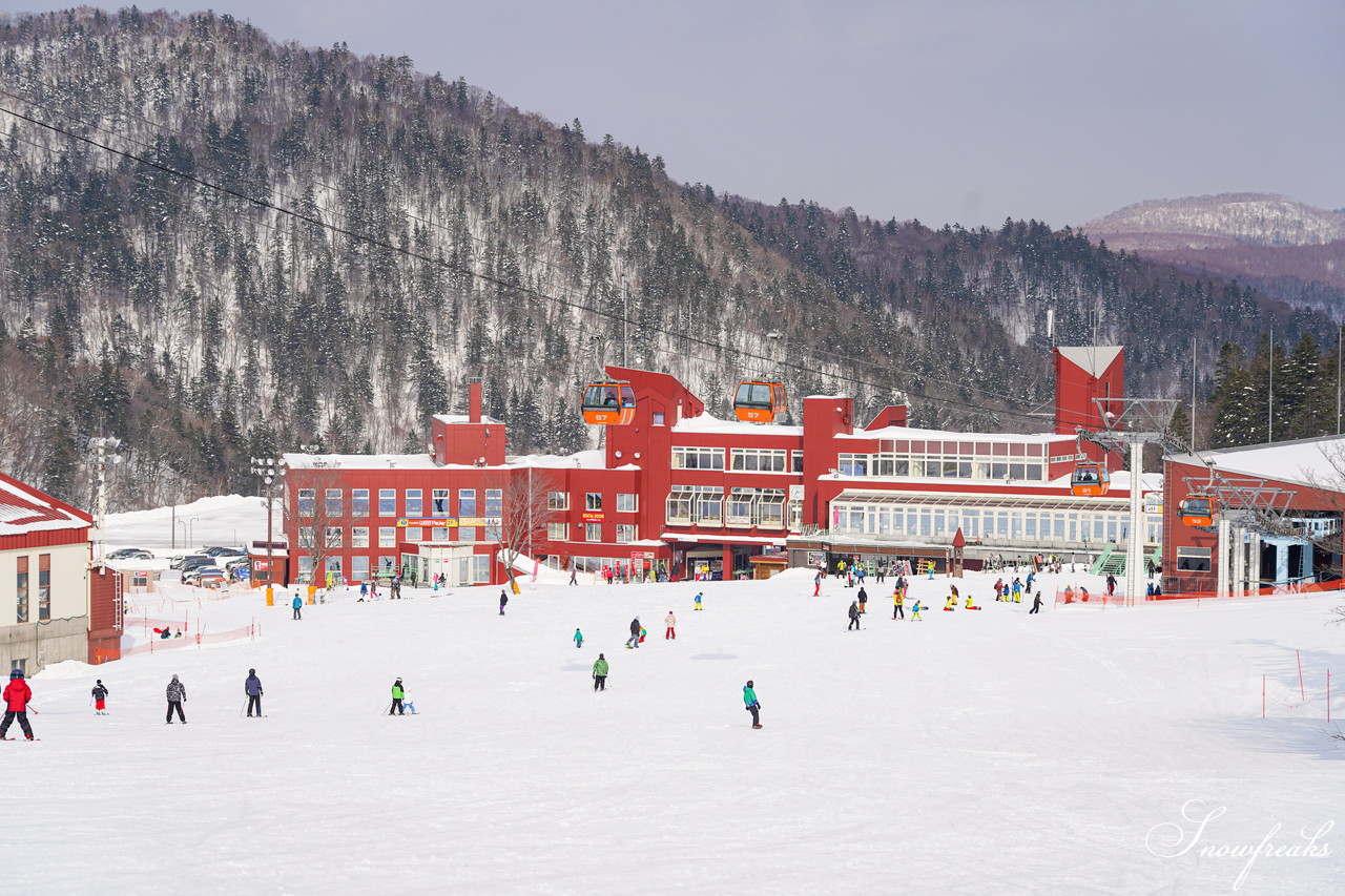 札幌国際スキー場 積雪たっぷり 300cm。コンディション良好なゲレンデでモーグル女子 ・畑田繭さんとコブコブセッション！